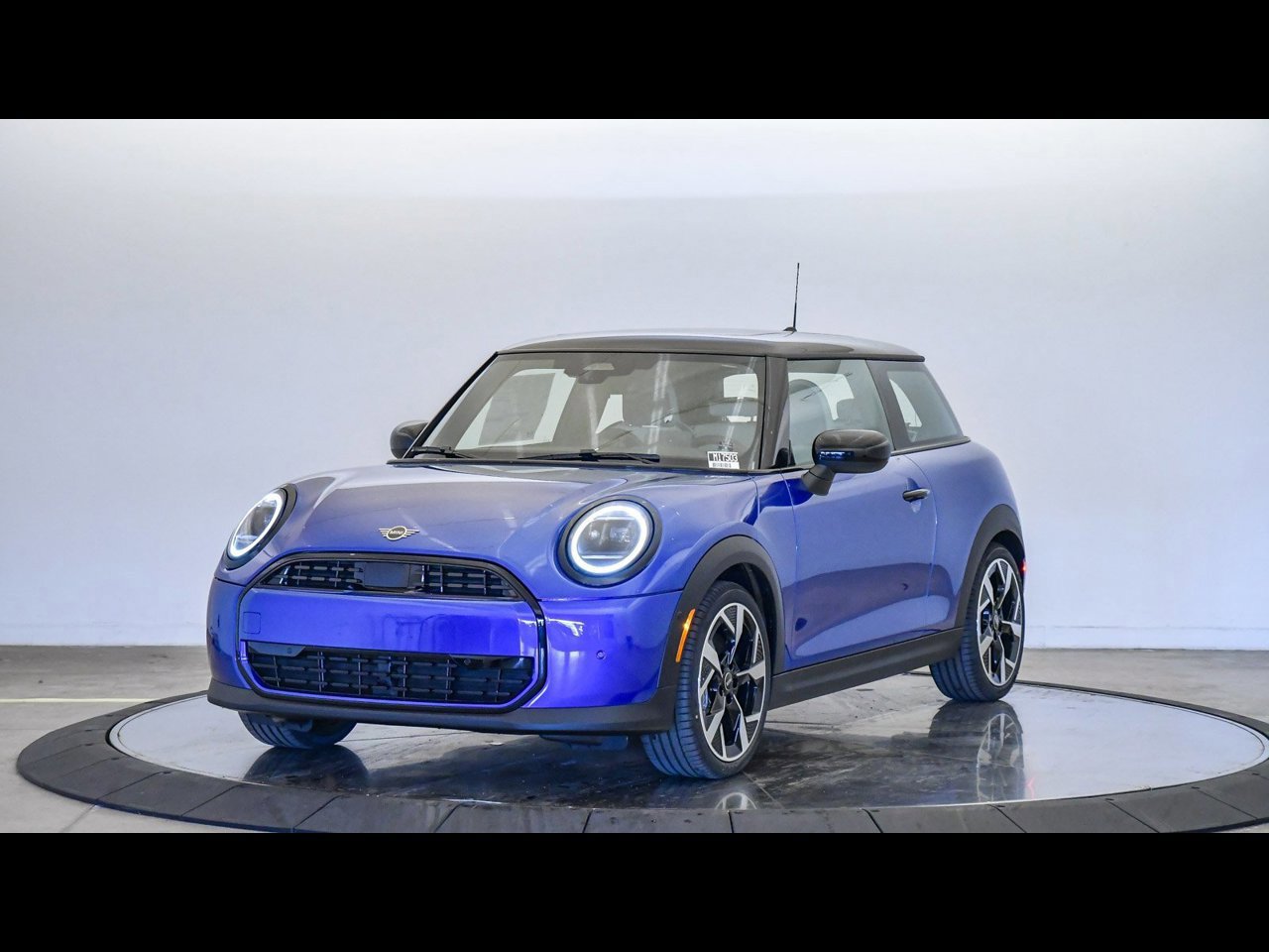 2026 MINI Hardtop Cooper Oxford Edition's photo