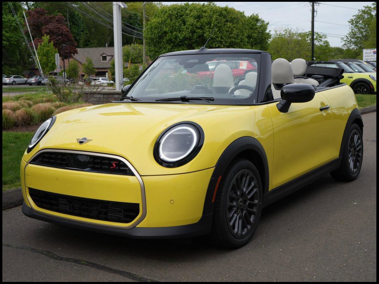 2026 MINI Convertible Cooper S Signature's photo
