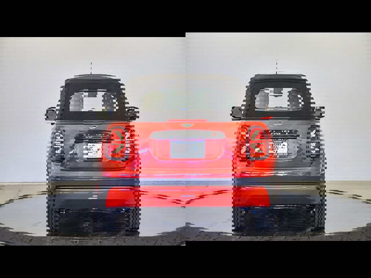 2025 Mini Cooper Convertible Iconic photo 3