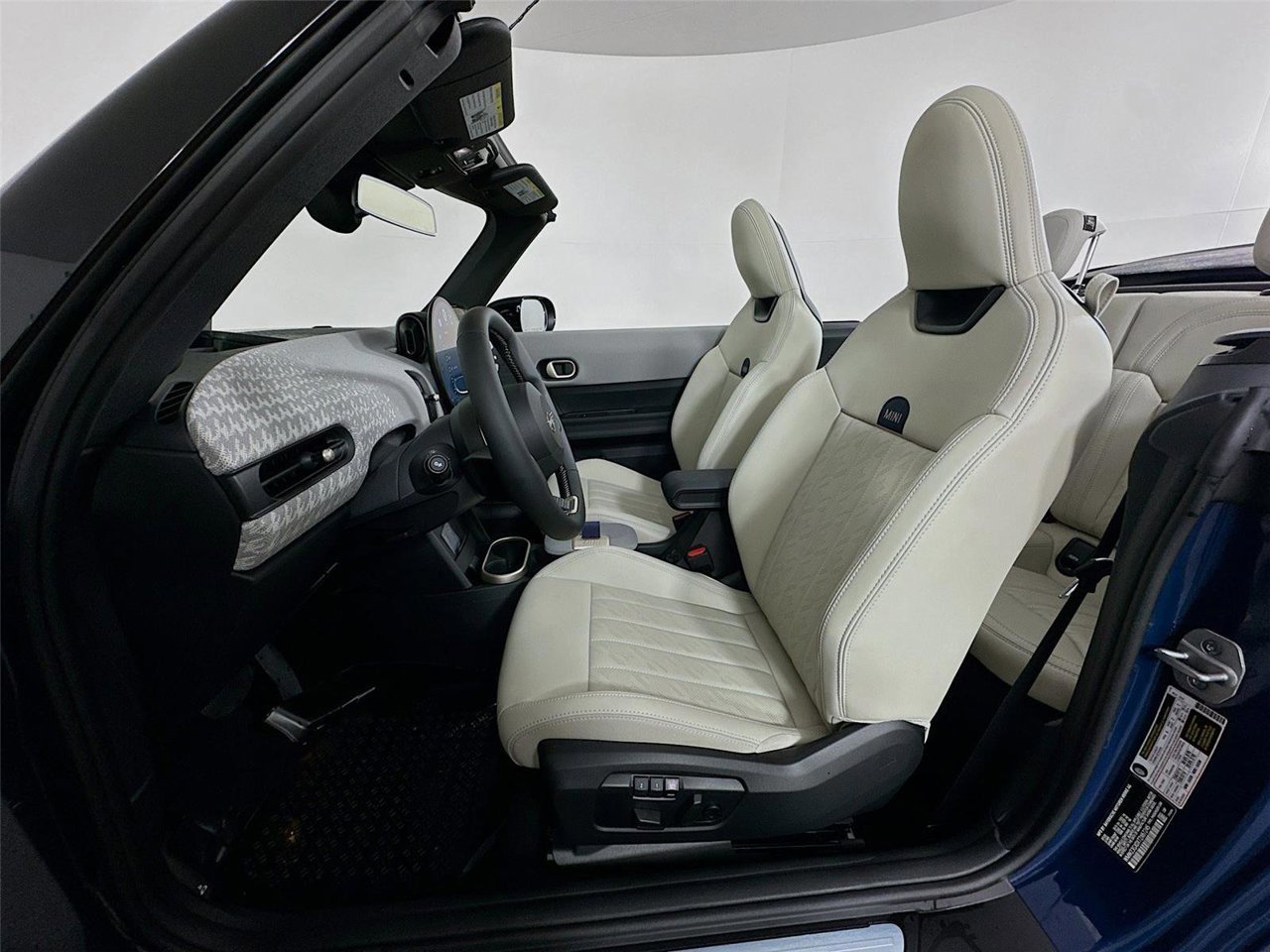 2026 MINI Convertible S - Photo 22
