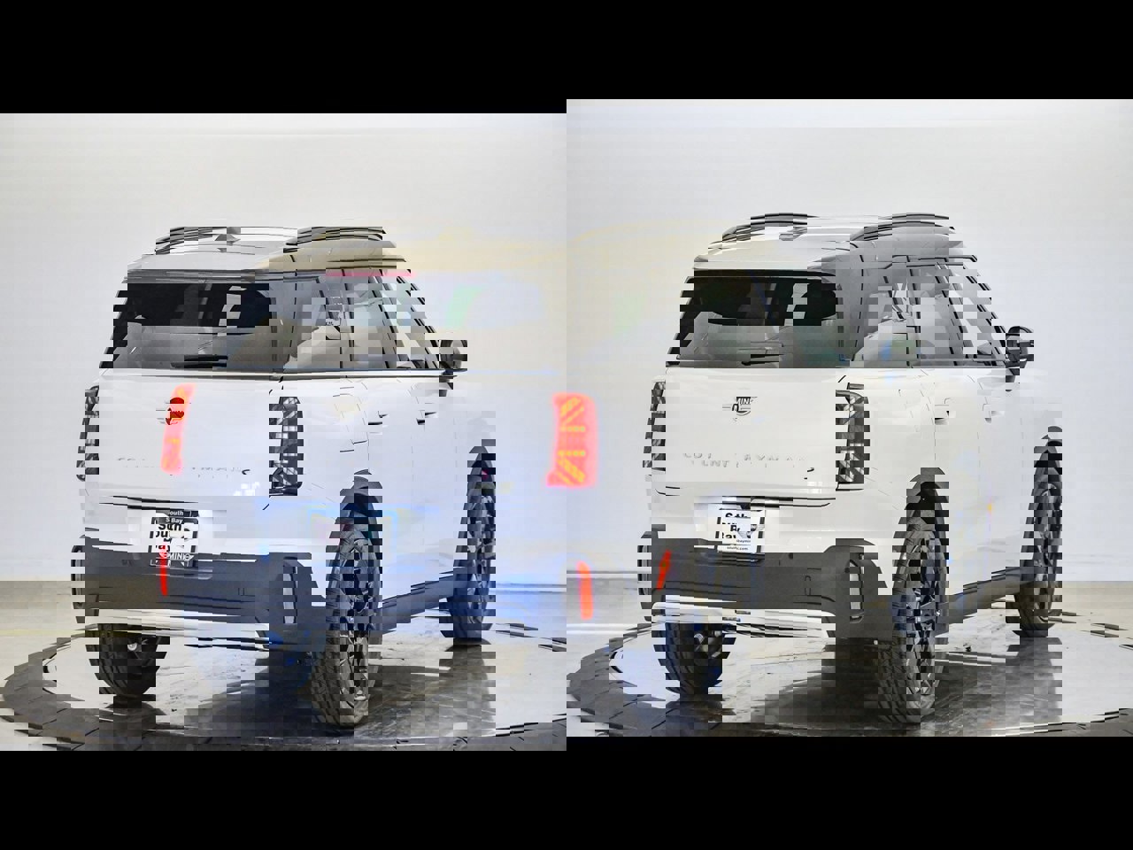 2026 Mini Countryman Iconic S ALL4 photo 4